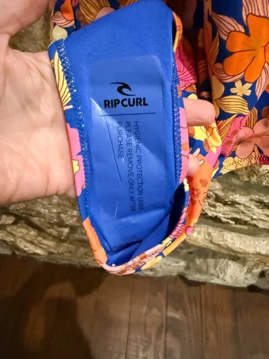 Vibrant Floral Rip Curl One Piece Swimsuit sz L Full Support D/DD NWT - Picture 10 of 10